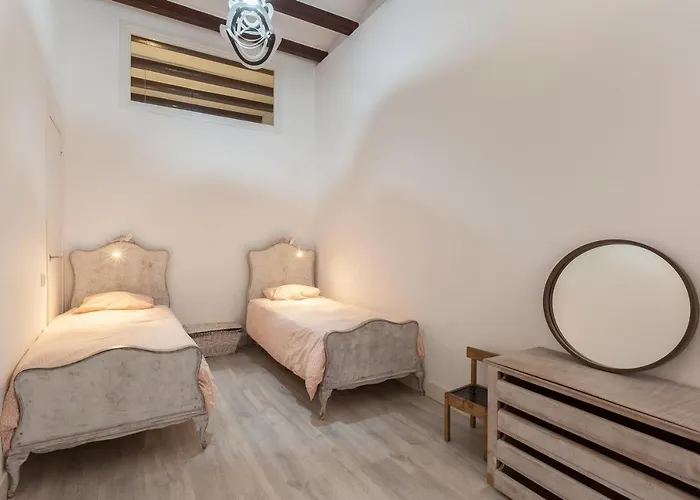 Monlau 12 *